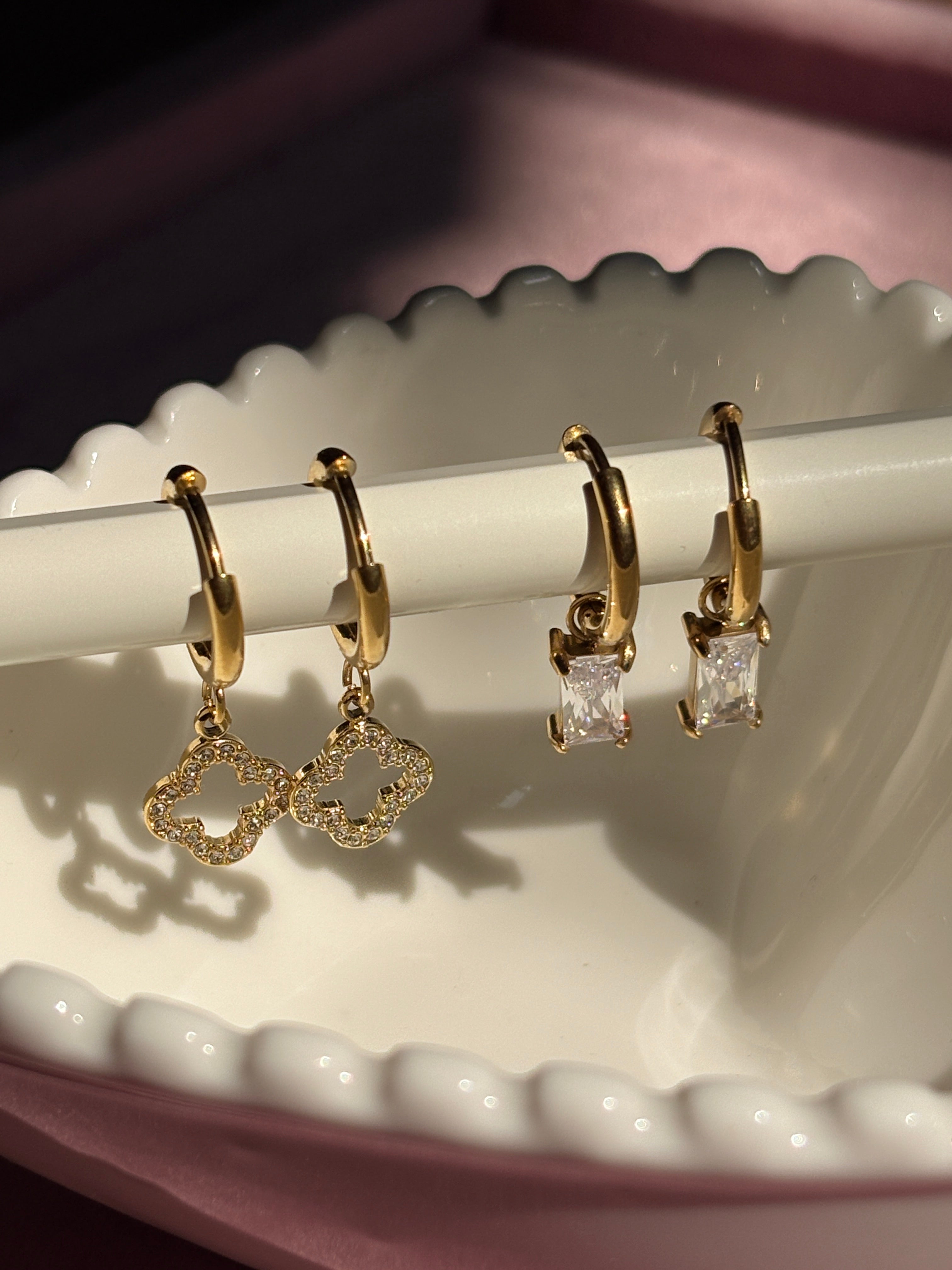 Clover leaf drop earrings