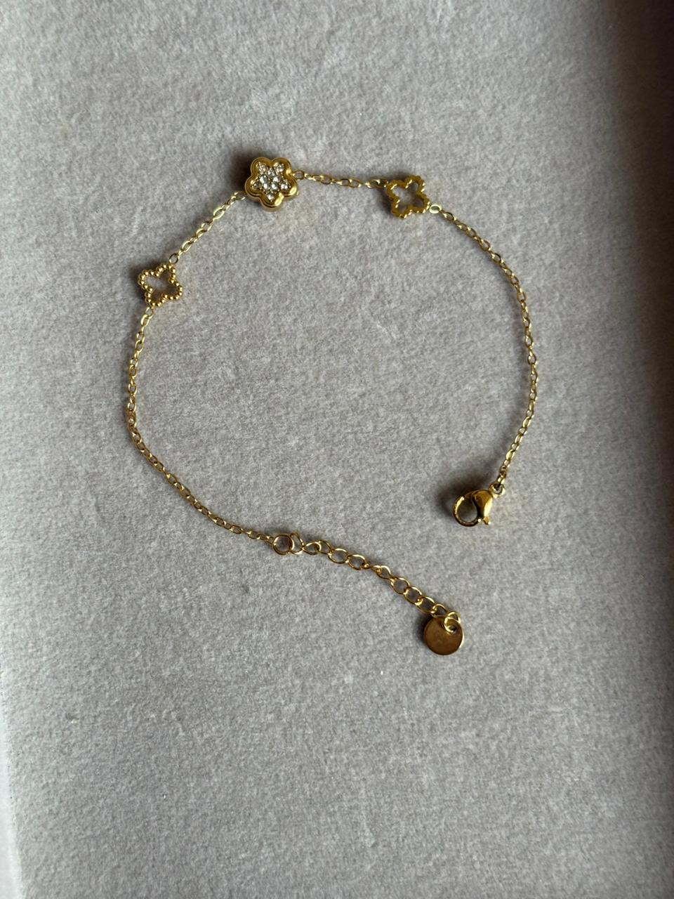 Luna Clover Gold Bracelet