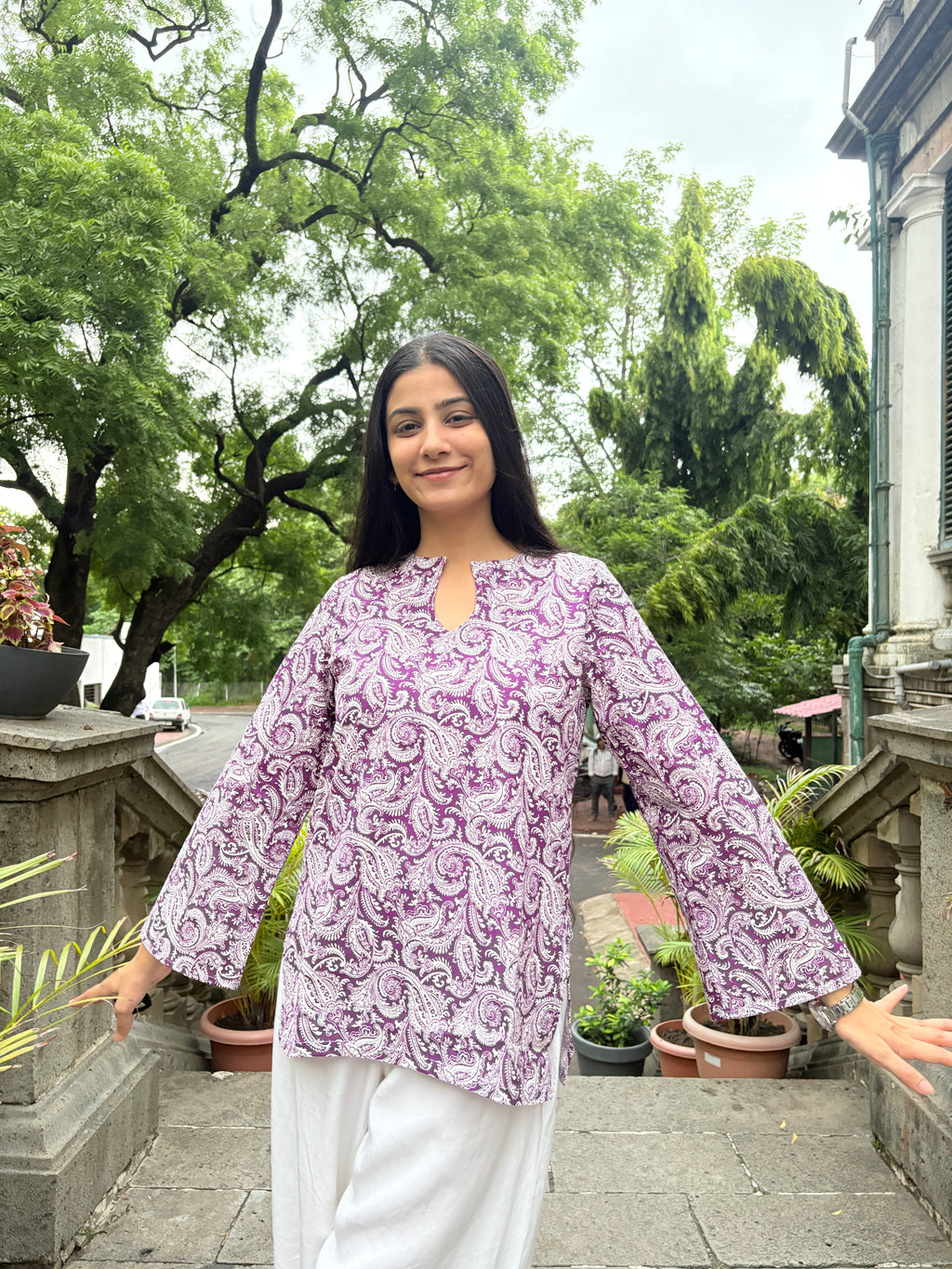 Nisha Kurti